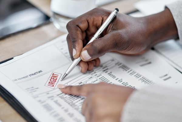 An accountant helps identify VAT problems using Xero
